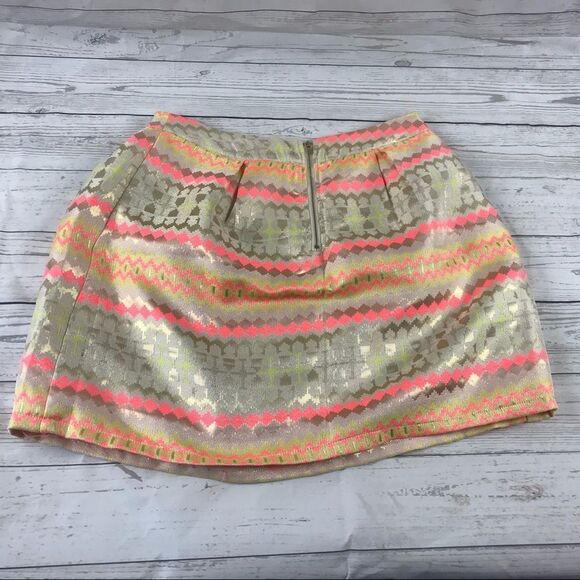 7. NWT Francesca’s Beautiful Skirt. Sz L - Picture 4 of 5